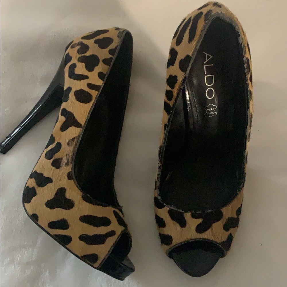 Heel shoes